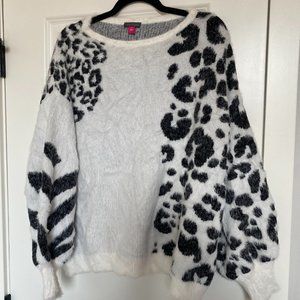 Vince Camuto Animal Print Sweater - L